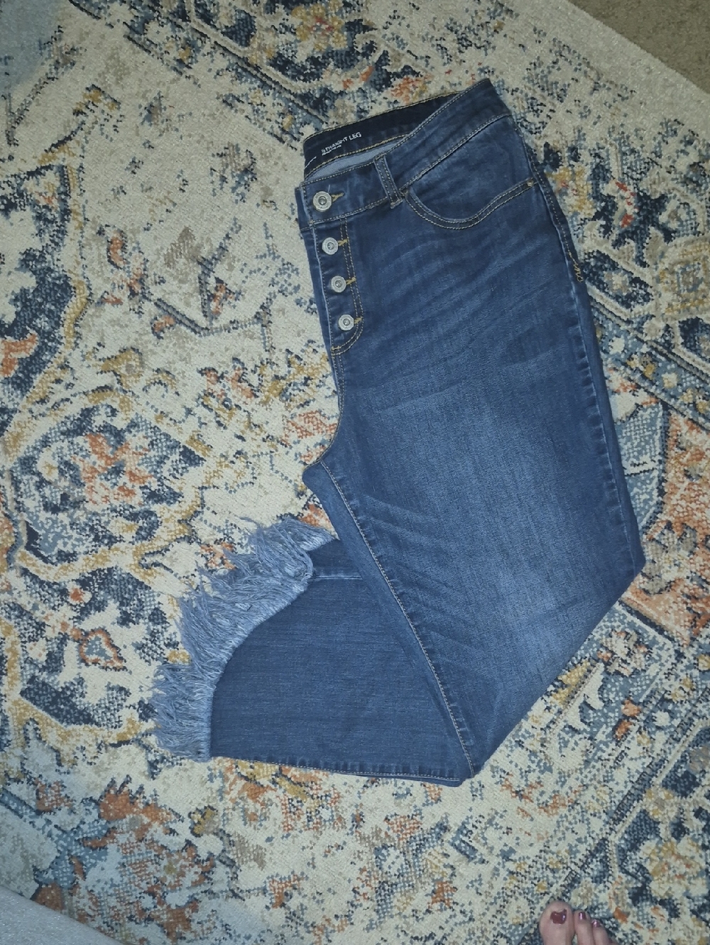 INC International Concepts Dark Blue Cropped Button-Fly Jeans with Frayed Hem